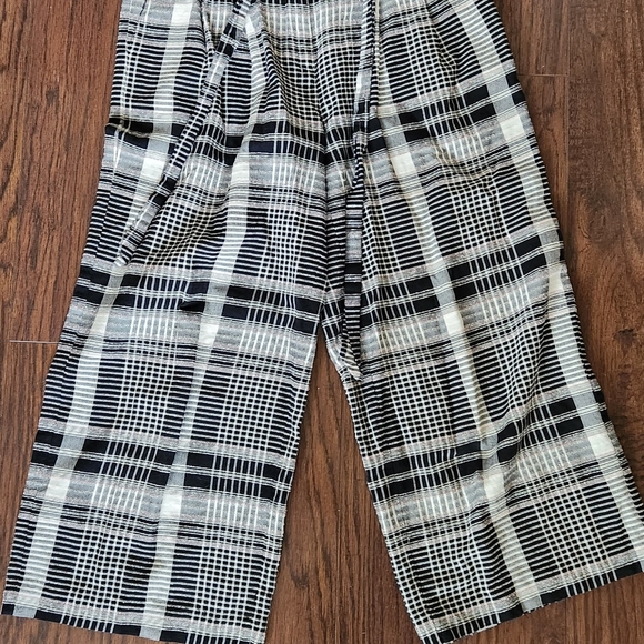 Anthropologie plaid print wide leg culottes pants - Picture 2 of 6